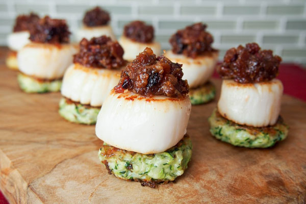 Seared scallops with cranberry bacon jam