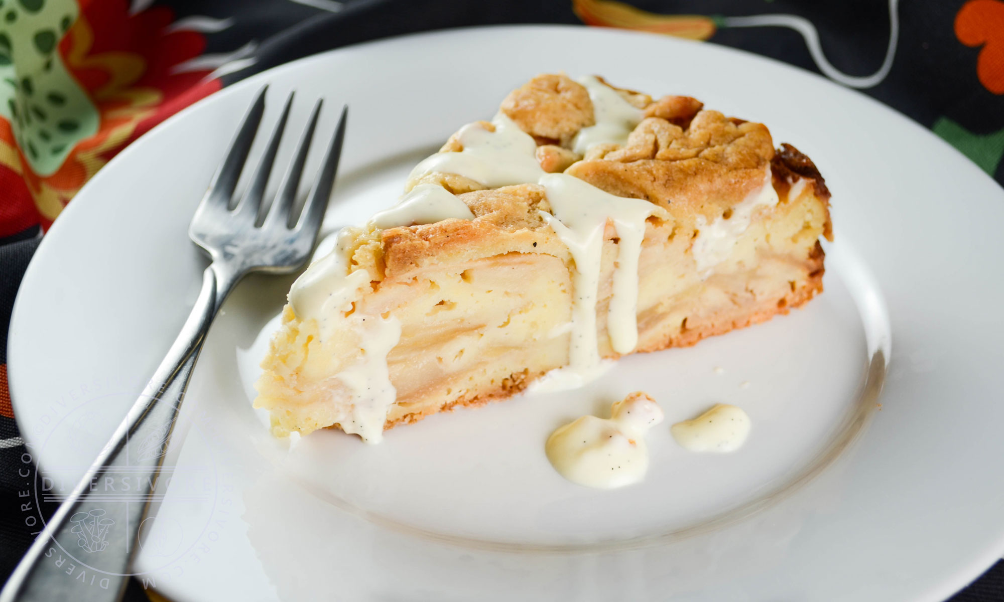 Apple Cake with Vanilla Sauce Recipe - (4.1/5)