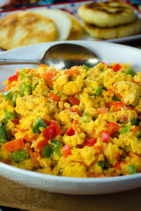 Scrambled Eggs with Tomatoes and Peppers