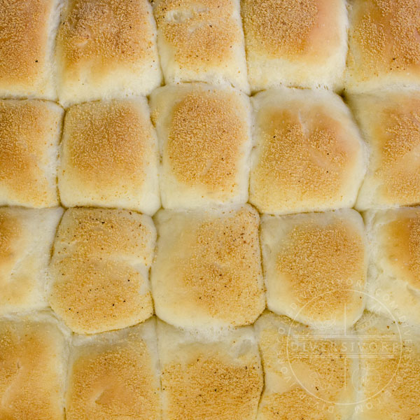 Pandesal (tray bun style)